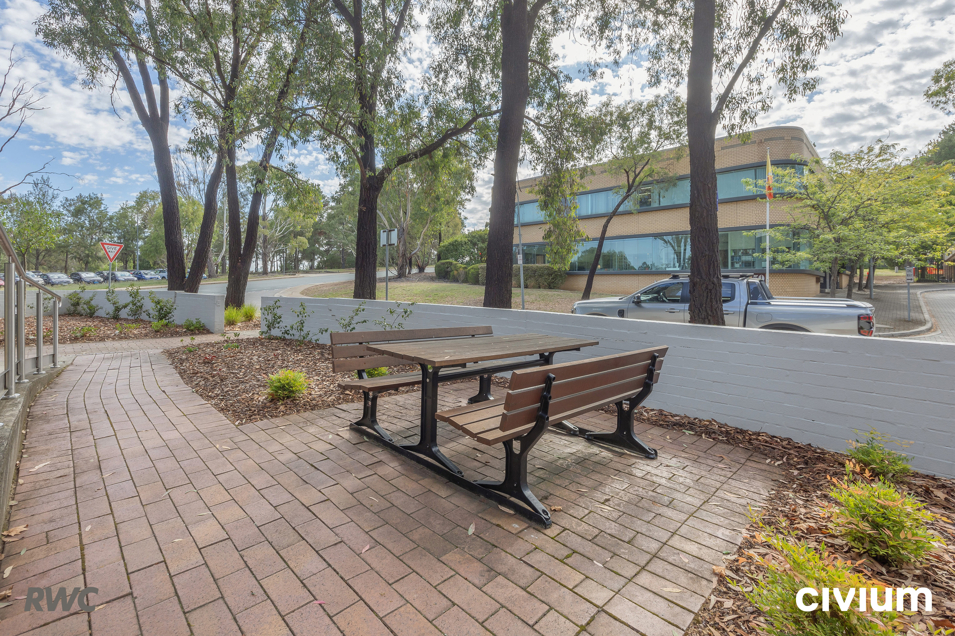 43 Geils Court, DEAKIN ACT 2600