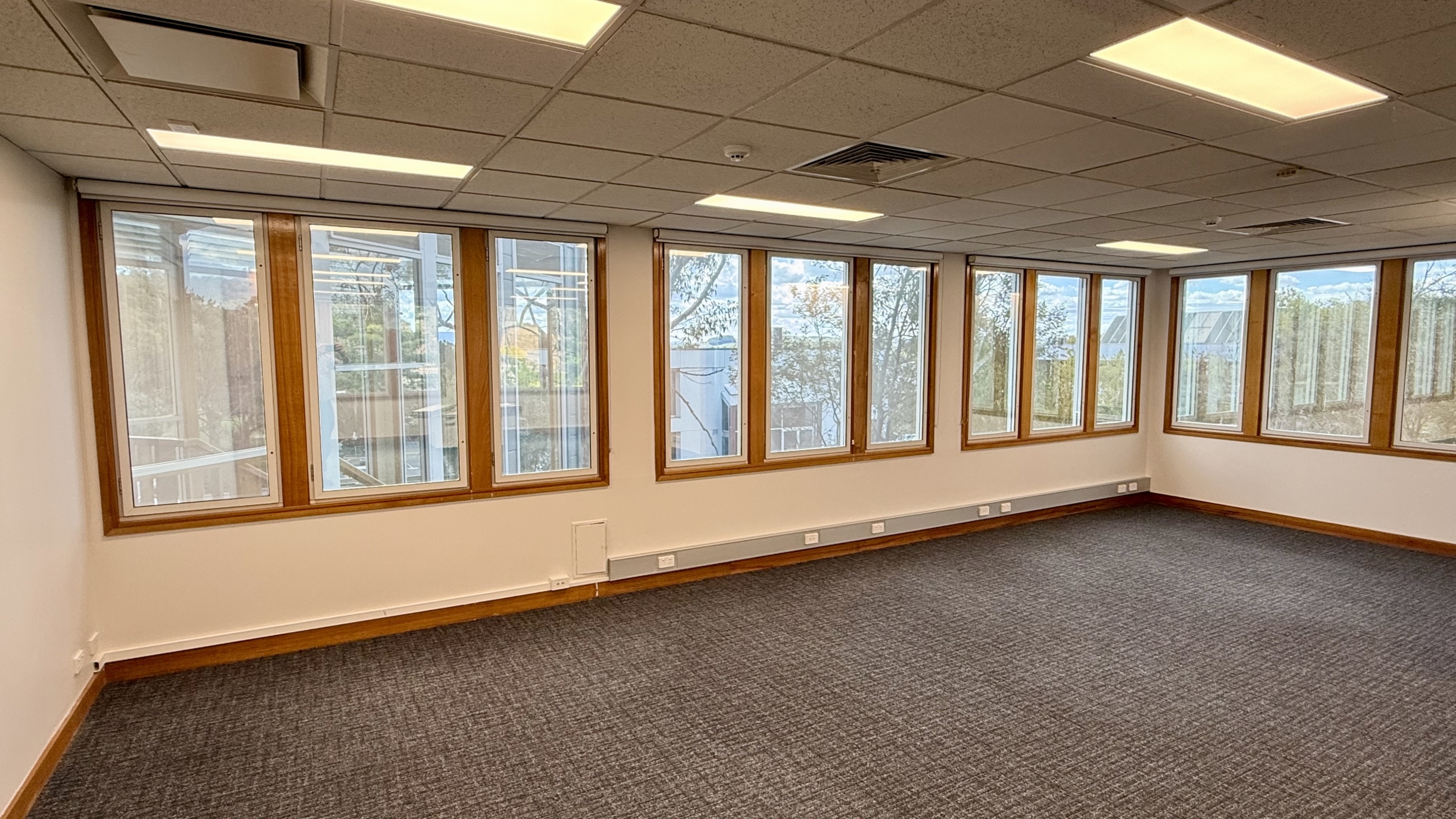 24 Napier Close, DEAKIN ACT 2600