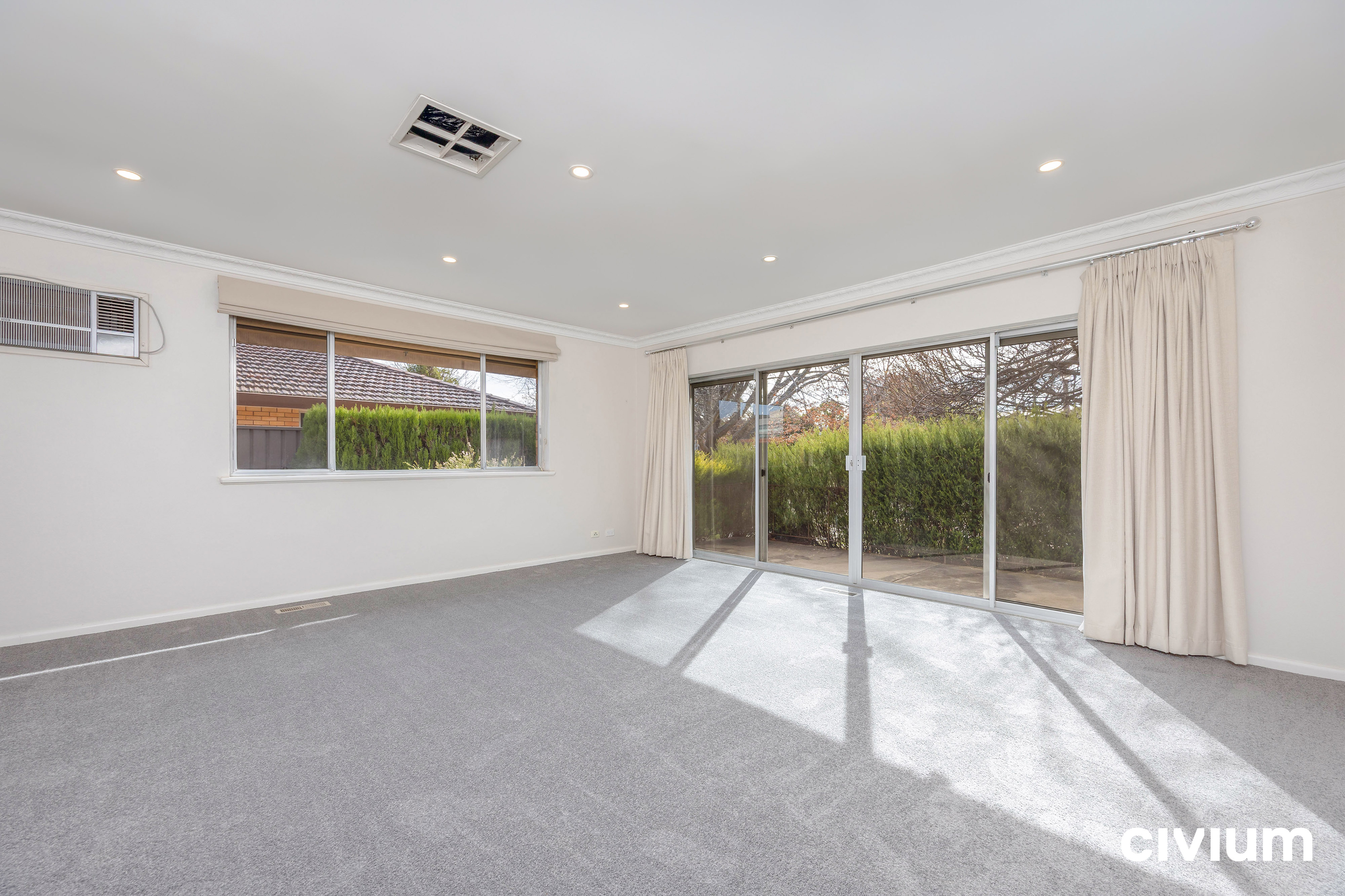 151 Strickland Crescent, DEAKIN ACT 2600, Deakin - Thumbnail 5