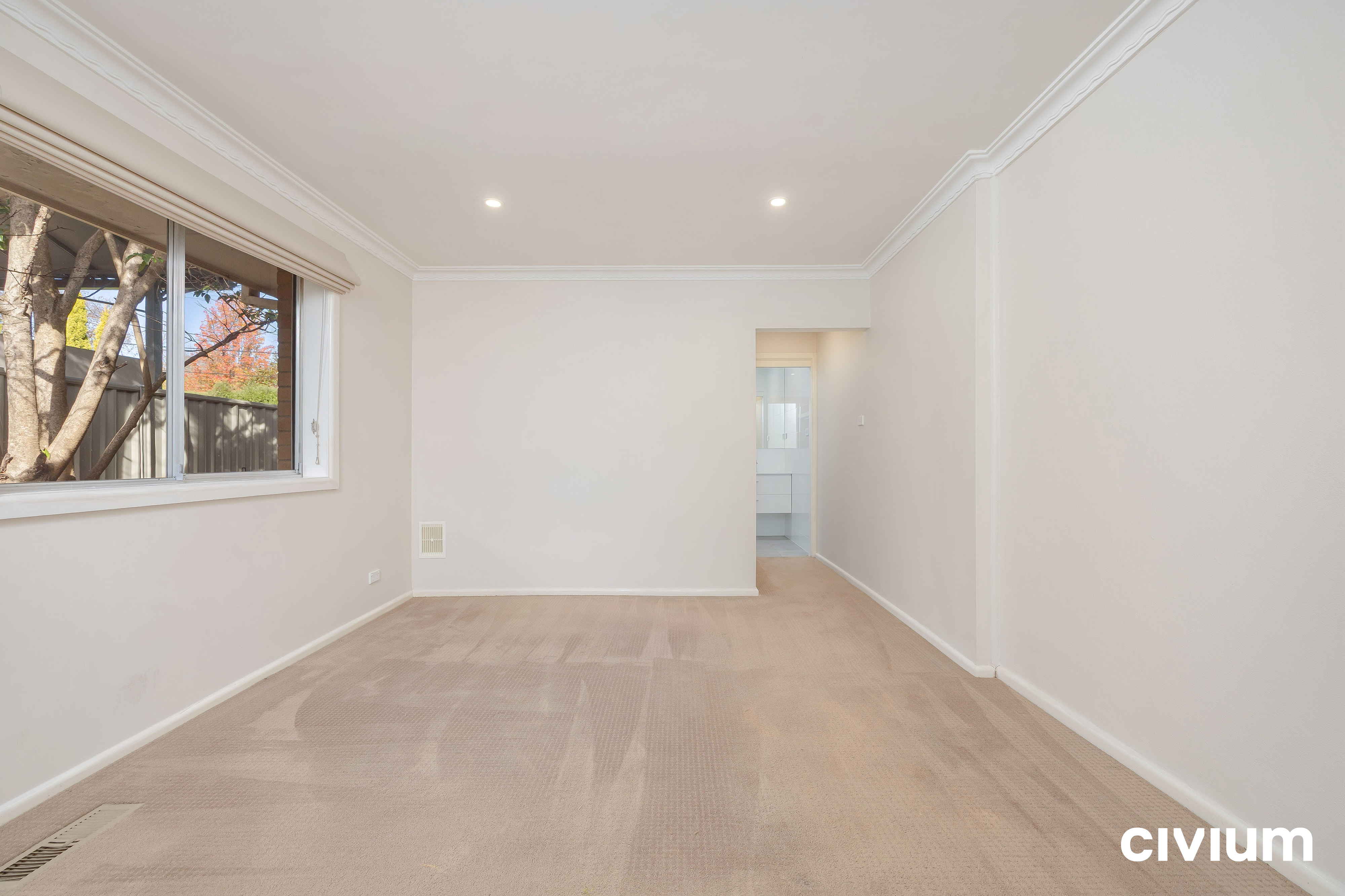 151 Strickland Crescent, DEAKIN ACT 2600, Deakin - Thumbnail 2